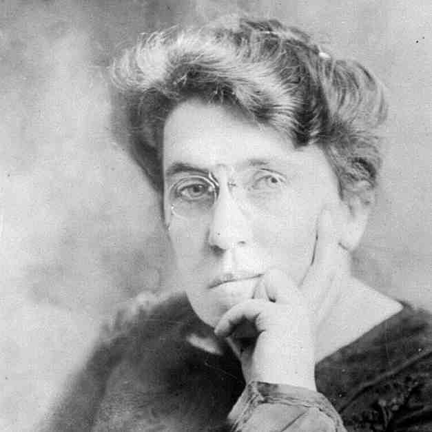 Emma Goldman, half-length portrait, facing left